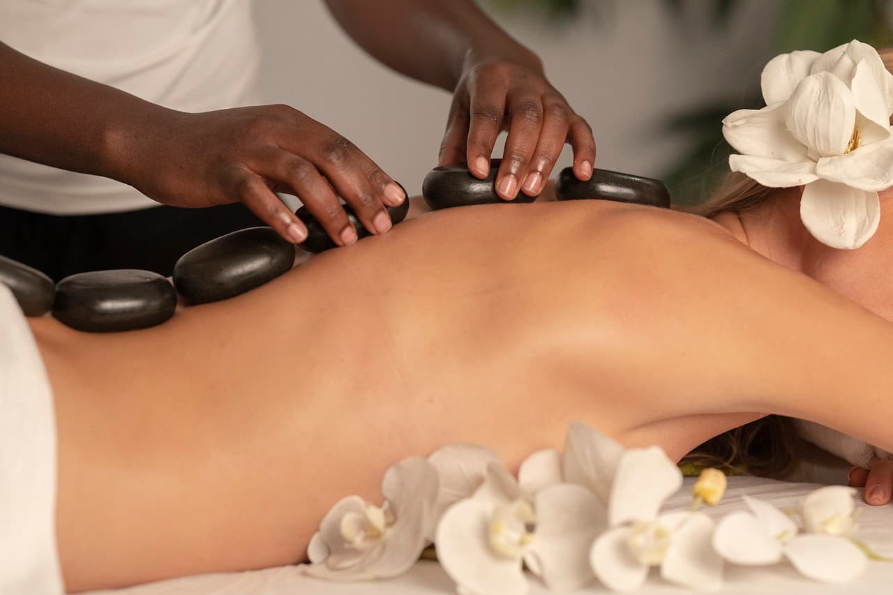 art of aromatherapy massage image